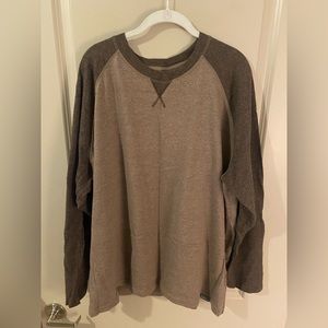 Men’s Eddie Bauer baseball tee - Size XXL.